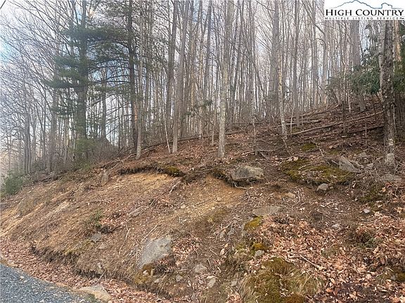 4th image of 212 Jackpine Road