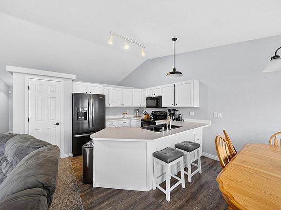 3rd image of 8117 Kootenay Ct