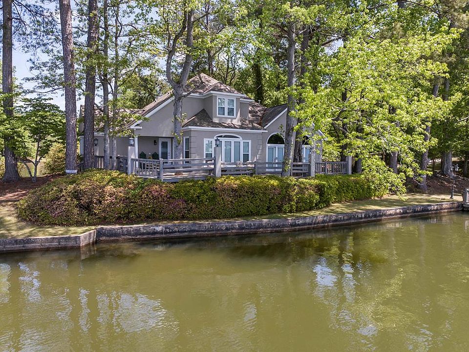 1st image of 654 Sunset Dr W