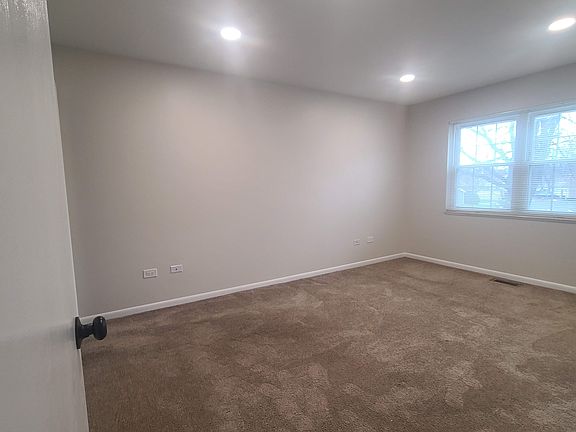 3rd image of 433 N Lake Shore Dr