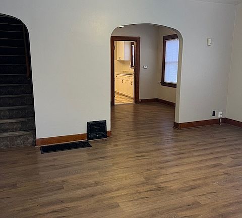 2nd image of 194 N 5th Ave #194