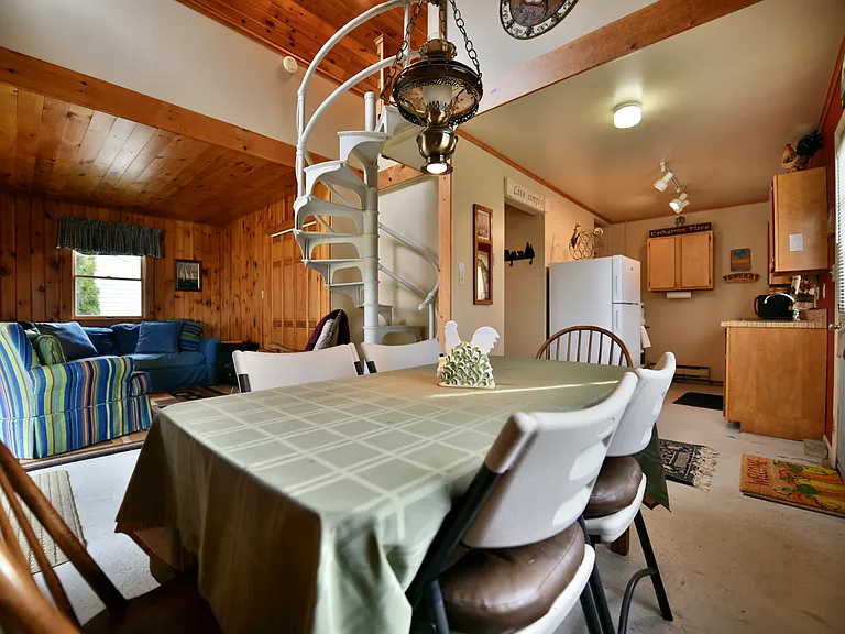 103 Wendell Ave — Photo 7