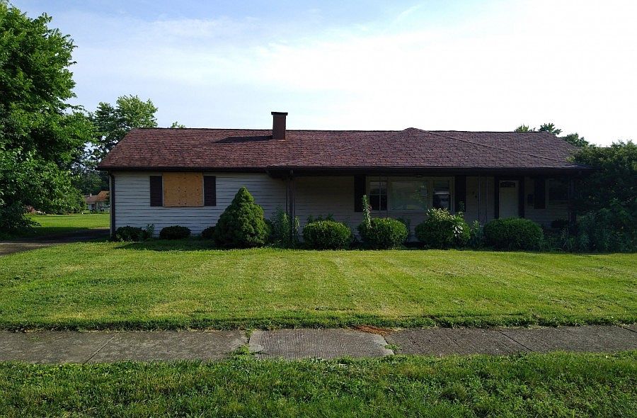 1st image of 744 Walter Ave