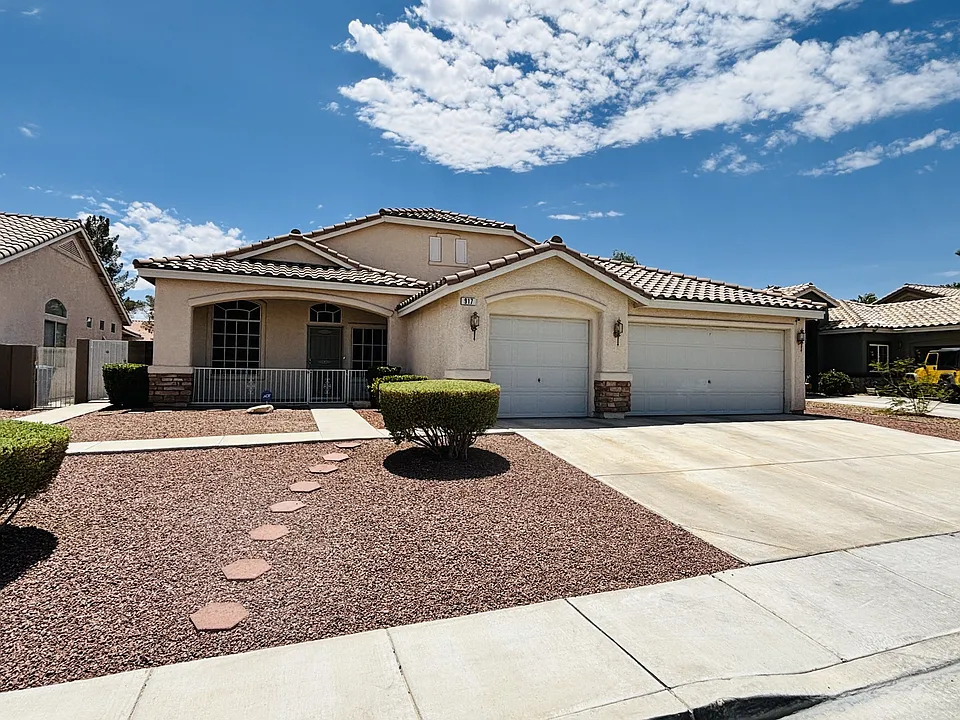 917 Coldwater Falls Way