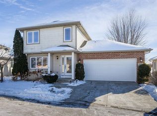 558 Lexington Dr, Oregon, WI 53575