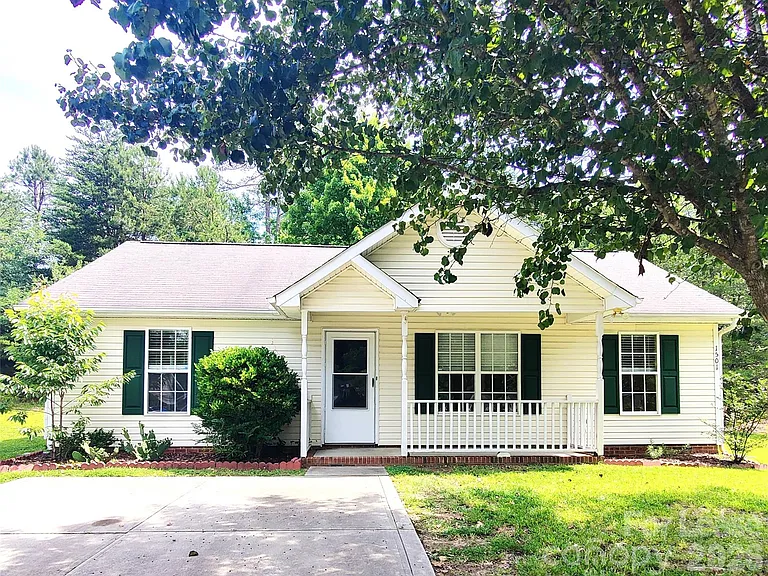 1501 Bear Brook Dr — Photo 1