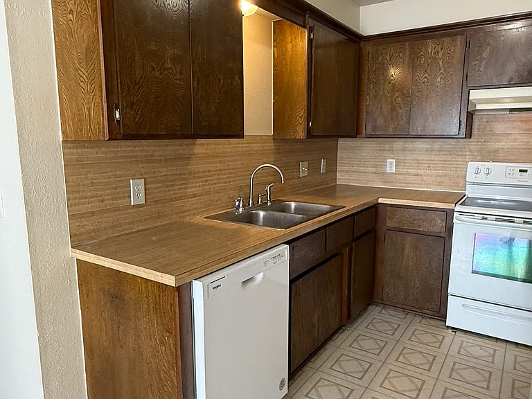 139 Barrett Pl — Photo 6