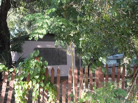 2nd image of 105 Catalina St