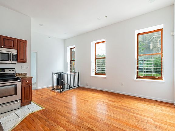 5th image of 1745 W Diamond St APT 2