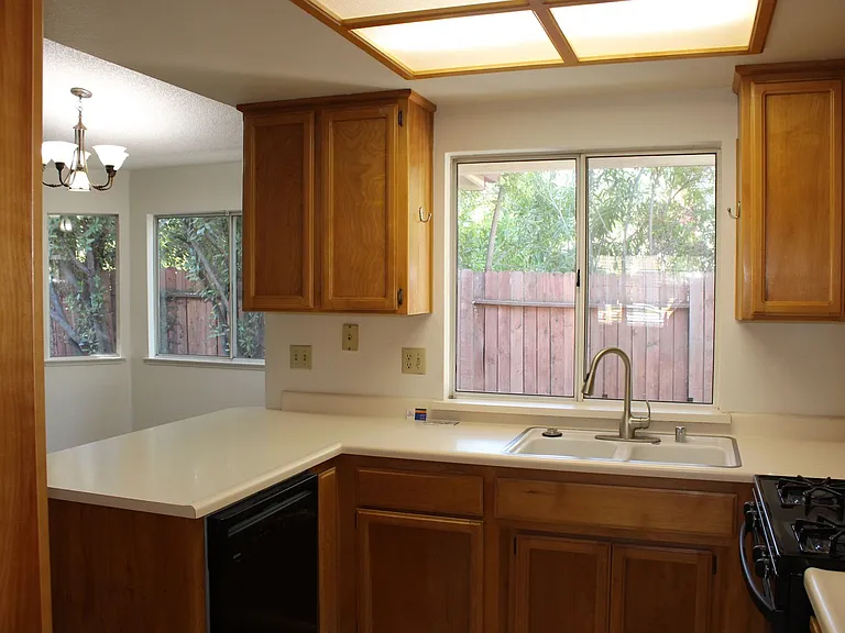 3412 Leland St — Photo 10