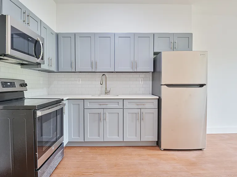 360 E 184th St #1B — Photo 2