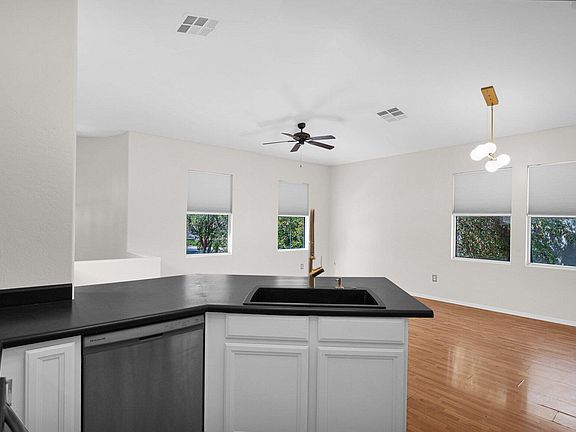 4th image of 1518 S JACANA Lane