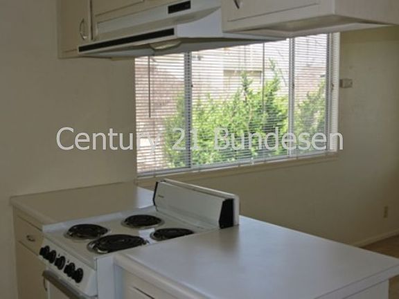 3rd image of 210 5th St APT C