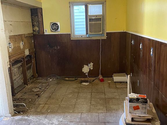 2nd image of 7599 Paige Ave