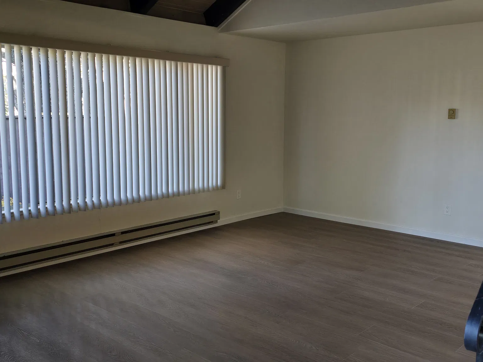 3 bed, 2.5 bath, $4,000 — Photo 2