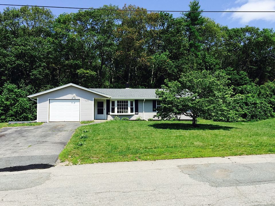 1st image of 62 Brookville Ave
