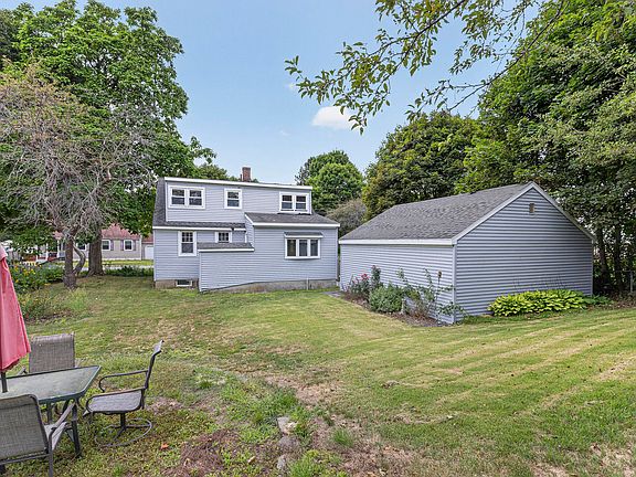 5th image of 4 Farm Hill Road