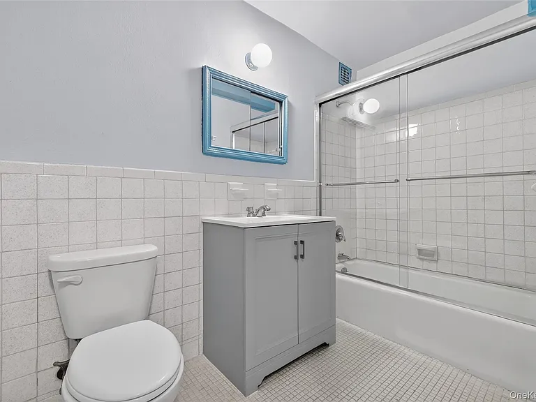 25 Franklin Ave #2K — Photo 8