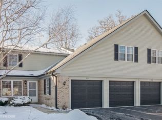 904 Oak Valley Dr, Cary, IL 60013