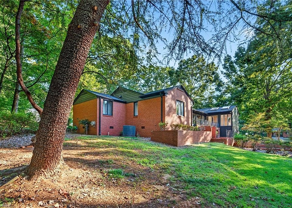 19th image of 801 Cliftwood Dr