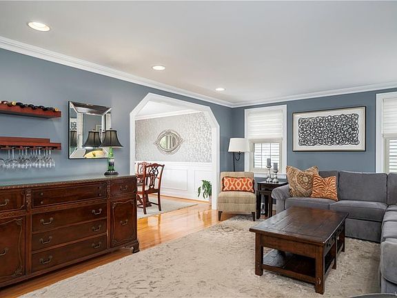 4th image of 72 Bywater Dr