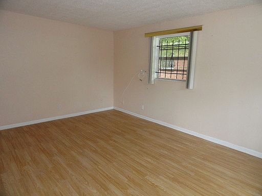 3rd image of 2239 W 18th St