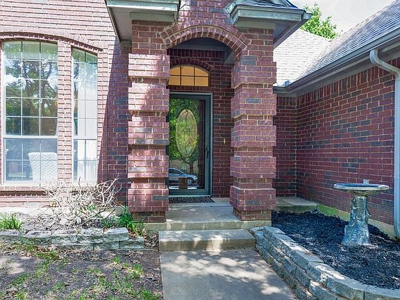 4th image of 7948 Kendra Ln