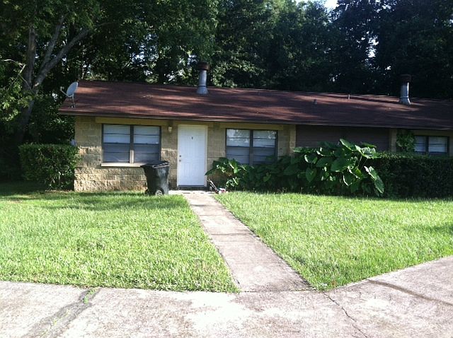 1st image of 212 NE 40th Ln #24023056