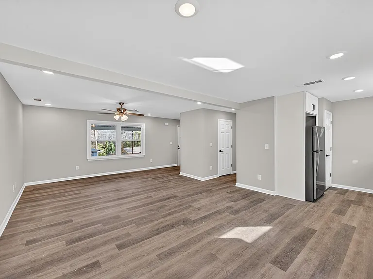 Tanglewood Dr — Photo 4