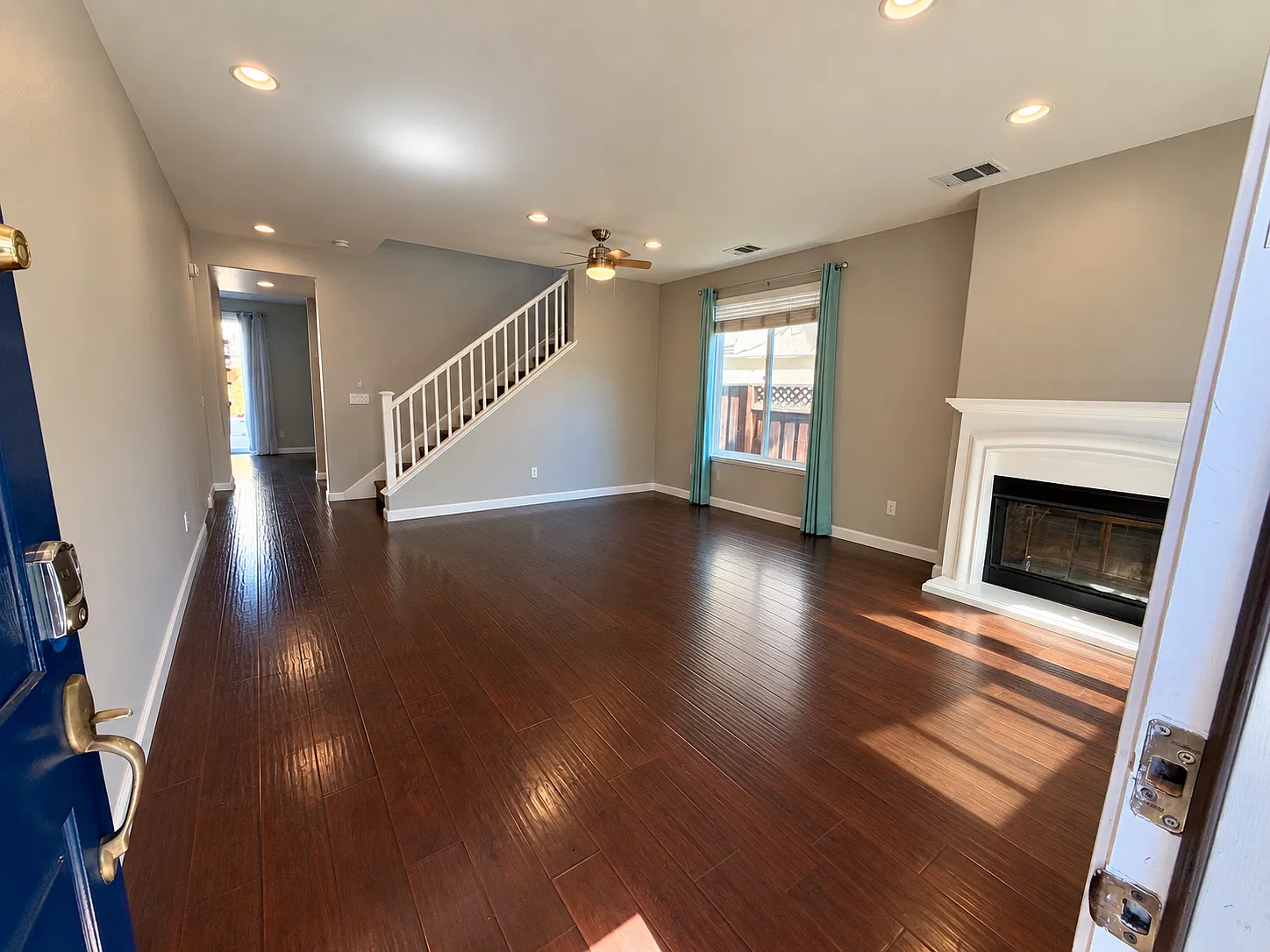 4 bed, 2.5 bath, 2150 sqft, $6,400 — Photo 3