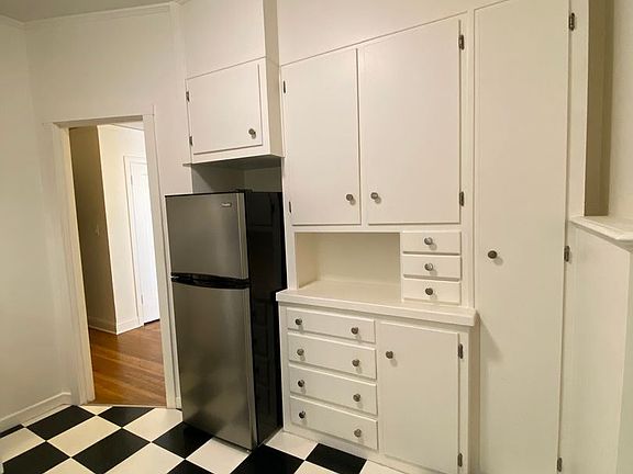 4th image of 1990 Green St APT 202