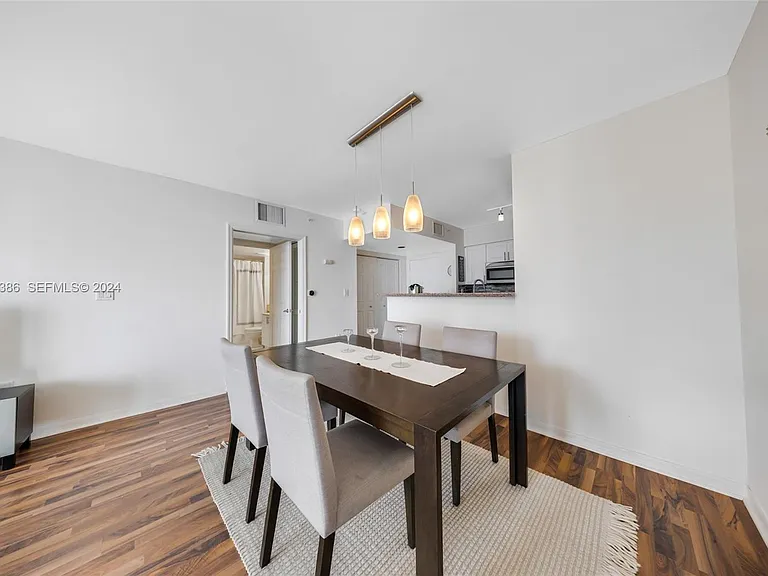 1155 Brickell Bay Dr #2207 — Photo 9