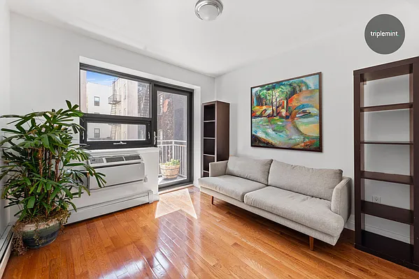 Sold by Triplemint | media 20