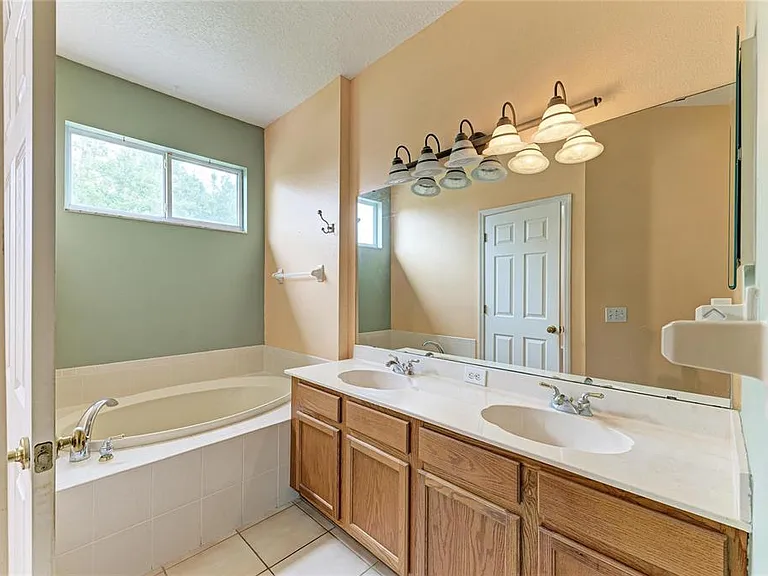 3931 Yellowstone Cir — Photo 23