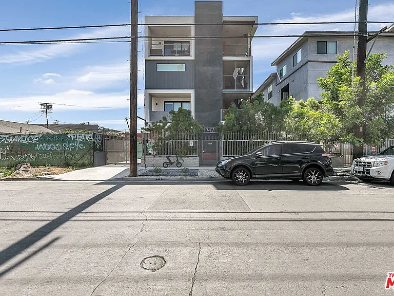 747 Lillian Way #7 — Photo 24