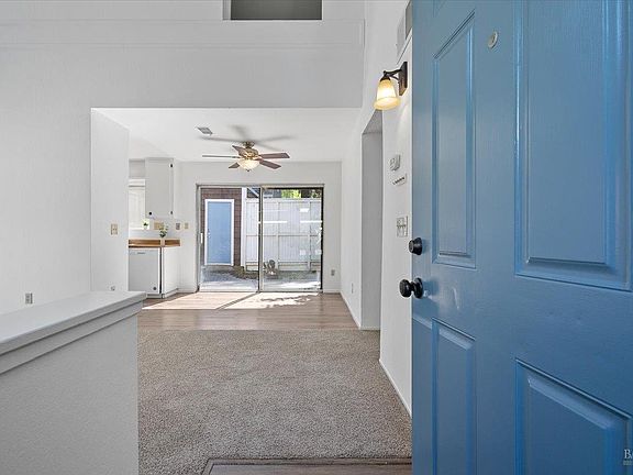 2nd image of 2426 Lakeview Drive