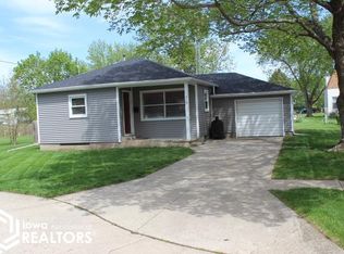 919 3rd St NE, Hampton, IA 50441