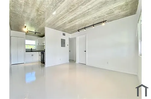 618 6th St #5 Photo 1