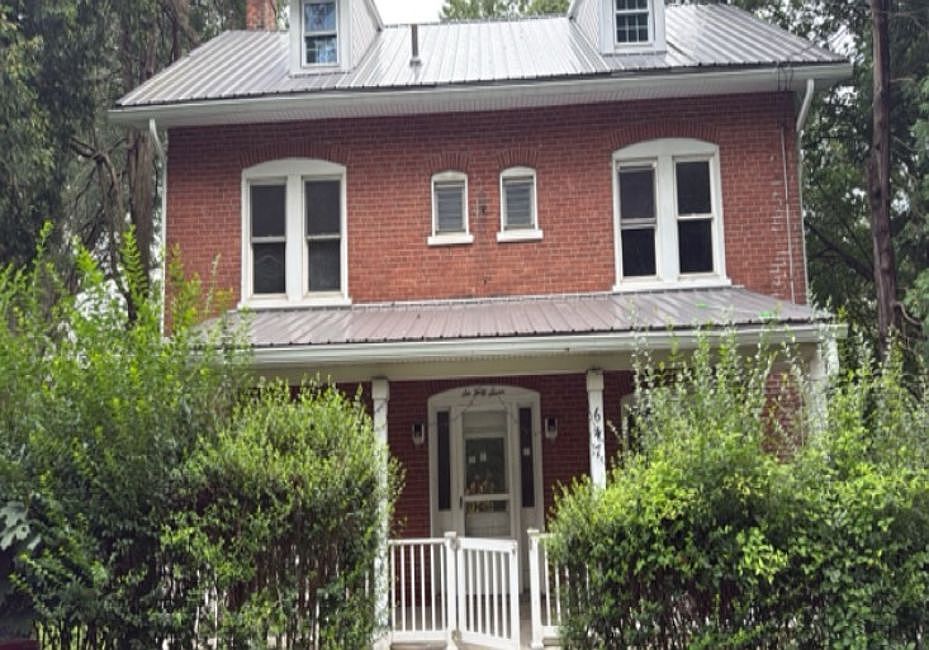 1st image of 647 Convent Rd