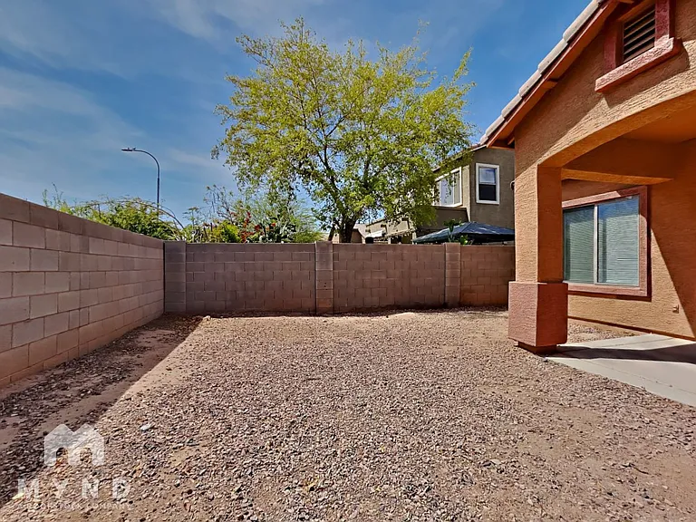 9303 W Raymond St — Photo 23