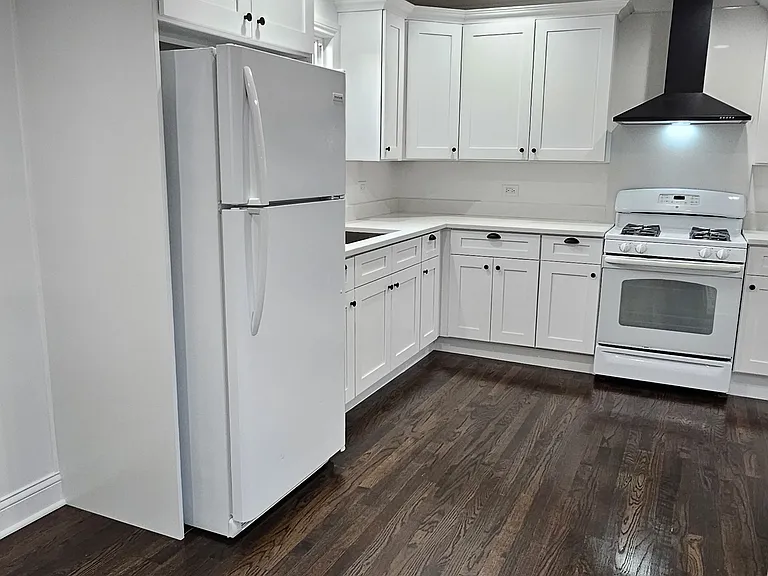 11712 S Harding Ave — Photo 14