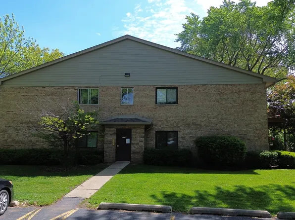1615 N Milwaukee Ave APT 6A, Libertyville, IL 60048