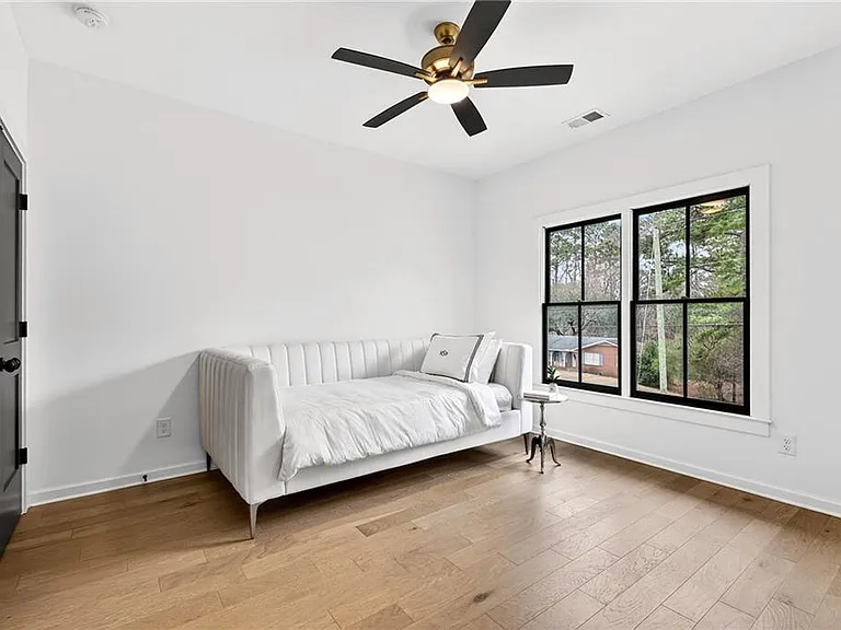 3937 N Cooper Lake Rd SE — Photo 39