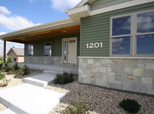 1201 N Madison St, Waunakee, WI 53597