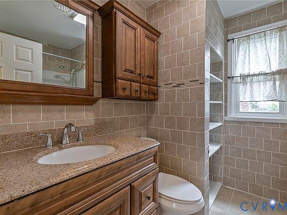 4th image of 4809 Penick Rd