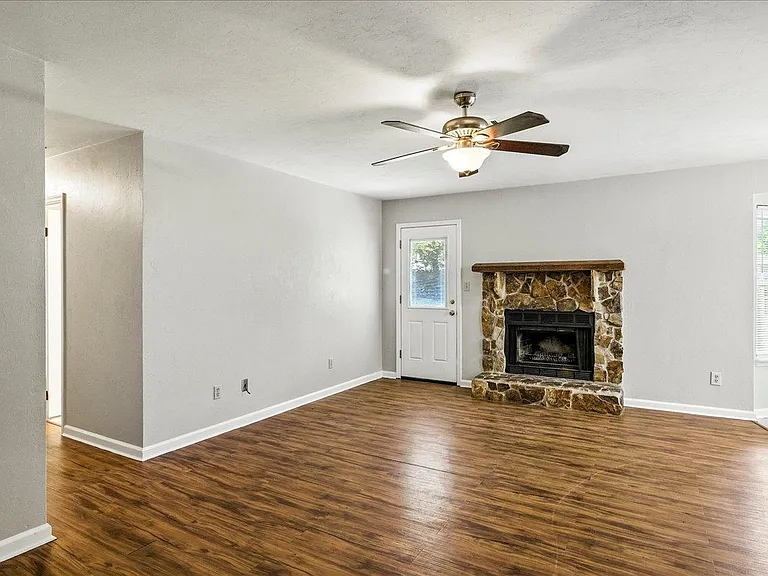 3232 Riddle Dr — Photo 10