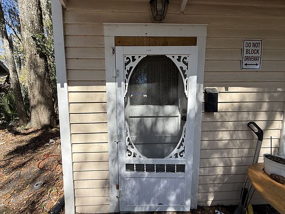 2nd image of 824 E University Ave #1