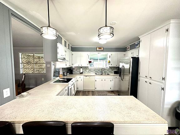 2nd image of 1220 S Park Ave