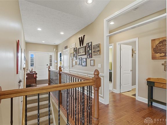 5th image of 1482 Runnymeade Way