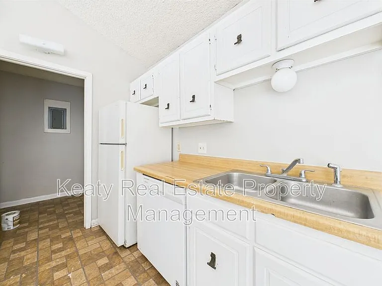 513 Fox Run Ave #1 — Photo 23
